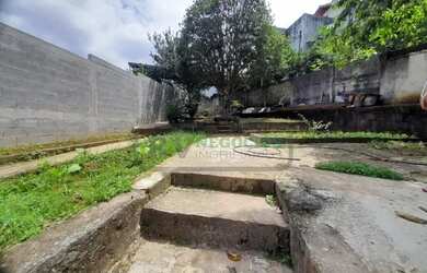 Imagem: A casa possui 4 Dormitórios, 3 Banheiros, 1 Vaga na garagem