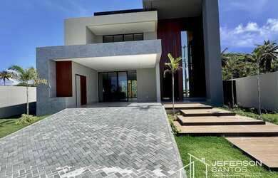 Imagem: A casa em condomínio possui 4 Dormitórios, 5 Banheiros, 4