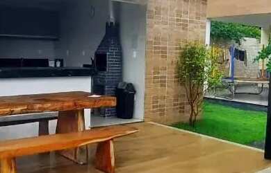 Imagem: A casa em condomínio possui 5 Dormitórios, 2 Banheiros, 5