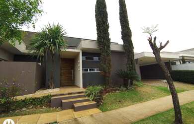 Imagem: A casa em condomínio possui 3 Dormitórios, 4 Banheiros, 4