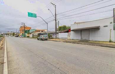 Imagem: A casa possui 2 Dormitórios, 1 Banheiro, 1 Vaga na garagem