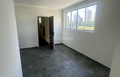 Imagem: O apartamento possui 2 Dormitórios, 2 Banheiros, 2 Vagas na