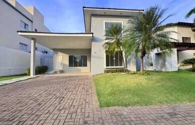 Imagem: A casa em condomínio possui 5 Dormitórios, 5 Banheiros, 5