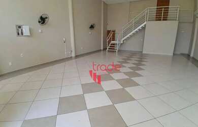 Imagem: O depósito possui 2 Vagas na garagem, 315m² de Área e está