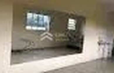 Imagem: O depósito possui 4 Vagas na garagem, 166m² de Área e está