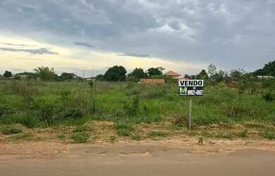 Imagem: O terreno possui 1000m² de Área e está localizado em Conjunto