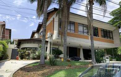 Imagem: A casa em condomínio possui 4 Dormitórios, 5 Banheiros, 5