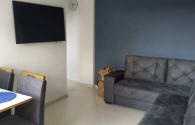 Imagem: O apartamento possui 2 Dormitórios, 1 Banheiro, 1 Vaga na garagem