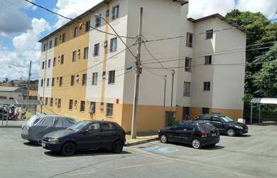 Imagem: O apartamento possui 2 Dormitórios, 1 Banheiro, 1 Vaga na garagem