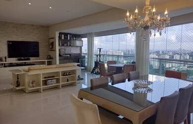 Imagem: O apartamento possui 3 Dormitórios, 5 Banheiros, 2 Vagas na