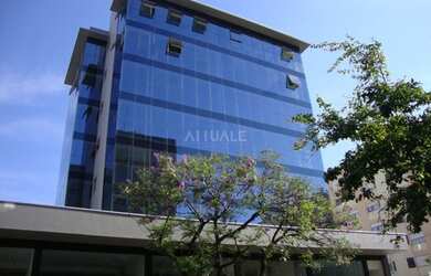 Imagem: O depósito possui 2 Vagas na garagem e 50m² de Área e está