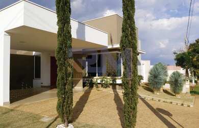 Imagem: A casa em condomínio possui 3 Dormitórios, 4 Banheiros, 4