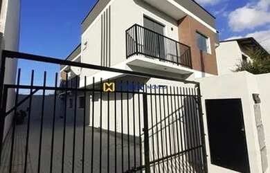 Imagem: A casa possui 2 Dormitórios, 3 Banheiros, 1 Vaga na garagem