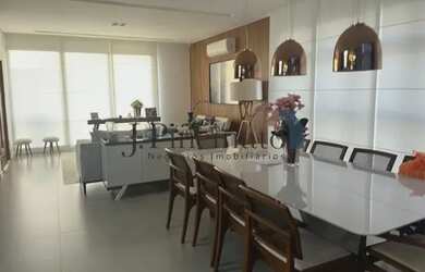 Imagem: A casa em condomínio possui 4 Dormitórios, 5 Banheiros, 5