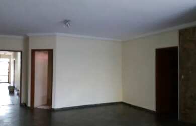 Imagem: O apartamento possui 4 Dormitórios, 3 Banheiros, 2 Vagas na