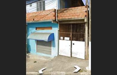 Imagem: A casa possui 4 Dormitórios, 4 Banheiros, 2 Vagas na garagem