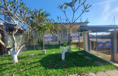 Imagem: A casa possui 3 Dormitórios, 2 Banheiros, 250m² de Área