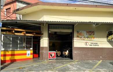 Imagem: O depósito possui 3 Vagas na garagem, 260m² de Área, Imóvel