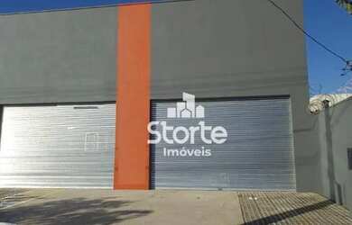 Imagem: O depósito possui 4 Vagas na garagem, 198m² de Área, Imóvel