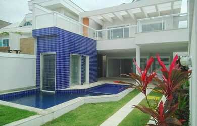 Imagem: A casa em condomínio possui 5 Dormitórios, 5 Banheiros, 3