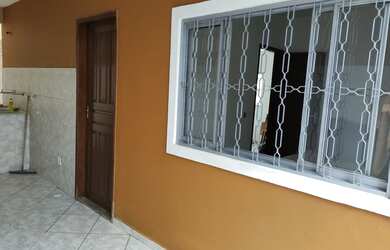 Imagem: A casa possui 2 Dormitórios, 2 Banheiros, 5 Vagas na garagem