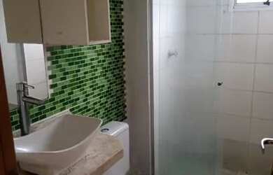 Imagem: O apartamento possui 2 Dormitórios, 1 Banheiro, 1 Vaga na garagem