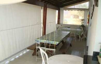 Imagem 8: Sobrado a venda em Peruibe com piscina, 5 dormitórios sendo 2 suites...