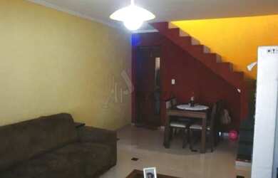 Imagem: A casa possui 2 Dormitórios, 2 Banheiros, 2 Vagas na garagem