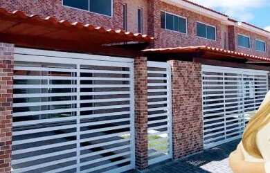 Imagem: A casa possui 3 Dormitórios, 3 Banheiros, 1 Vaga na garagem