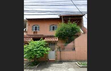 Imagem: A casa possui 2 Dormitórios, 2 Banheiros, 1 Vaga na garagem