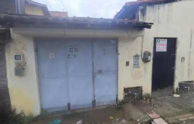 Imagem: A casa possui 2 Dormitórios, 1 Banheiro, 3 Vagas na garagem