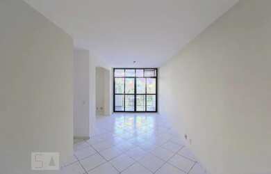 Imagem: O apartamento possui 2 Dormitórios, 2 Banheiros, 2 Vagas na