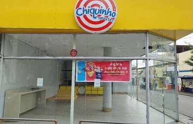 Imagem: O depósito possui 4 Vagas na garagem, 250m² de Área e está