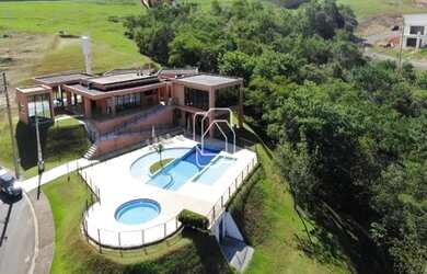 Imagem: O terreno possui 1.550m² de Área e está localizado em Parque