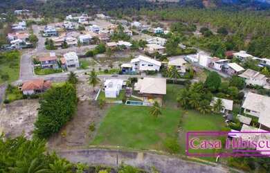 Imagem: A casa possui 4 Dormitórios, 2 Vagas na garagem e está localizado