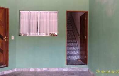 Imagem: A casa possui 2 Dormitórios, 1 Banheiro, 1 Vaga na garagem