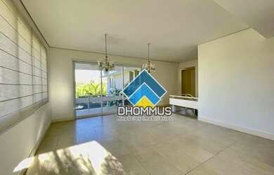 Imagem: A casa em condomínio possui 4 Dormitórios, 5 Banheiros, 2