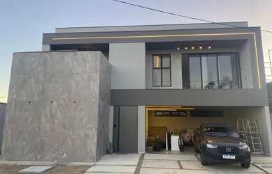 Imagem: A casa em condomínio possui 3 Dormitórios, 4 Banheiros, 4