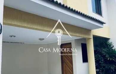 Imagem: A casa possui 2 Dormitórios, 2 Banheiros, 2 Vagas na garagem