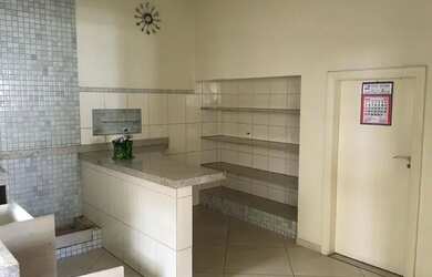 Imagem: A casa possui 3 Dormitórios, 3 Banheiros, 4 Vagas na garagem