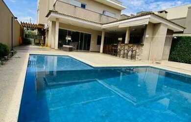 Imagem: A casa em condomínio possui 3 Dormitórios, 5 Banheiros, 4