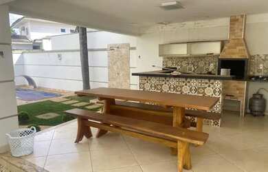 Imagem: A casa em condomínio possui 4 Dormitórios, 4 Banheiros, 4