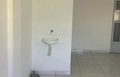 Imagem: O depósito possui 30m² de Área e está localizado em Realengo