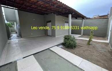 Imagem: A casa possui 3 Dormitórios, 2 Banheiros, 2 Vagas na garagem