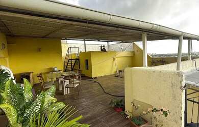 Imagem: O apartamento possui 5 Dormitórios, 4 Banheiros, 2 Vagas na