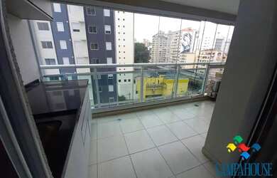 Imagem: O apartamento possui 1 Dormitório, 1 Banheiro, 1 Vaga na garagem