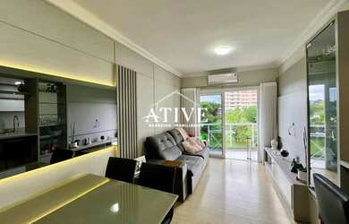 Imagem: O apartamento possui 3 Dormitórios, 1 Banheiro, 1 Vaga na garagem