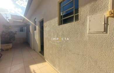 Imagem 2: Casa com 5 dormitórios à venda, 192 m² por R$ 1.200.000,00 - Centro - Pouso Alegre/MG