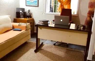 Imagem: A casa possui 3 Dormitórios, 3 Banheiros, 3 Vagas na garagem