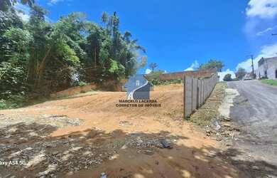 Imagem: O terreno possui 1.500m² de Área e está localizado em Aleixo